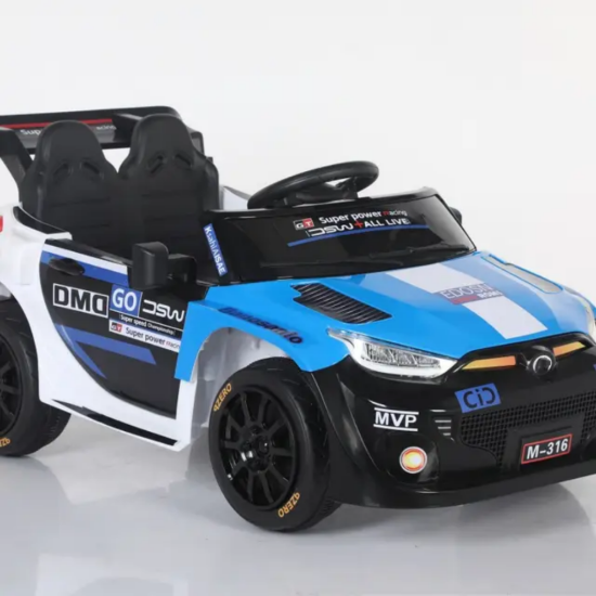 صورة سيارة أطفال رياضية